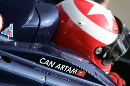 De GP2 coureur Can Artam