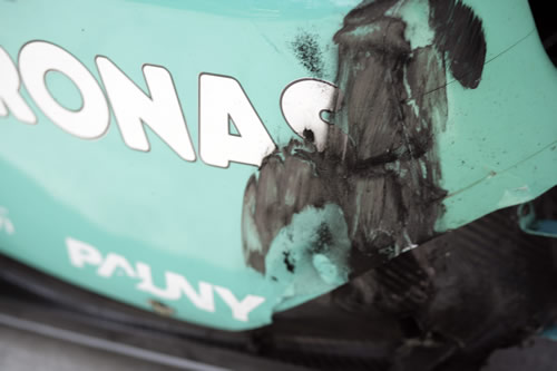 De bolide van het DAMS team kwam er niet onbeschadigd vanaf