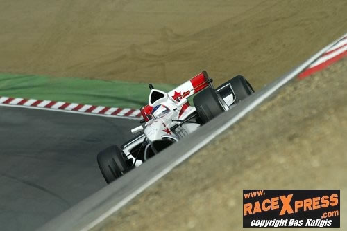 Sean McIntosh in actie op Brands Hatch
