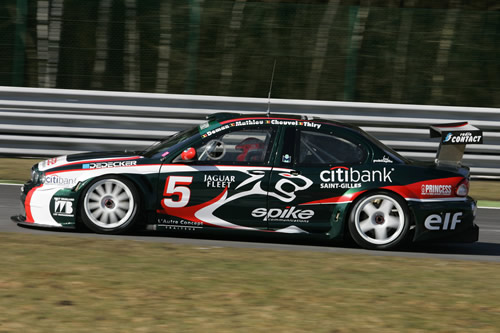 Een nieuwe livery op de oude vertrouwde Jaguar van Thiry