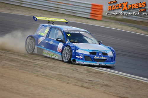 Mégane action shot