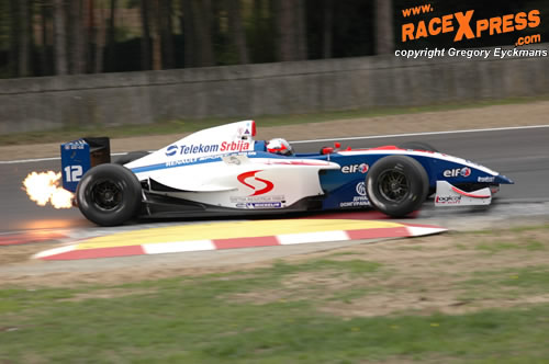Milos Pavlovic in actie !