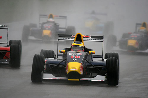 De Red Bull kleuren voorop