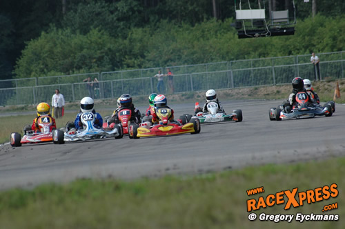 Start van de Cadet met de Vries op kop