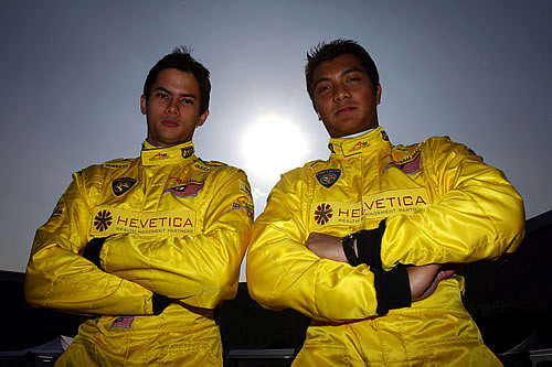 Alex Yoong (links) en Fairuz Fauzy (rechts) voor A1 Team Maleisië