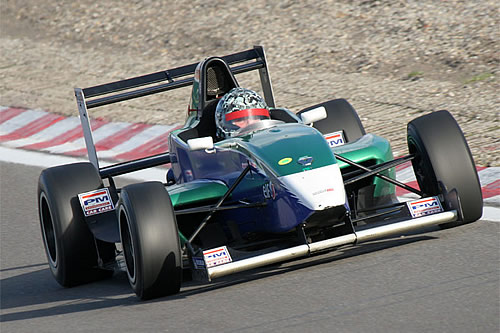 Gwendolyn Hertzberger in actie voor AR Motorsport