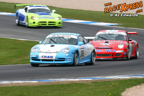 Heftige strijd tussen de Porsches