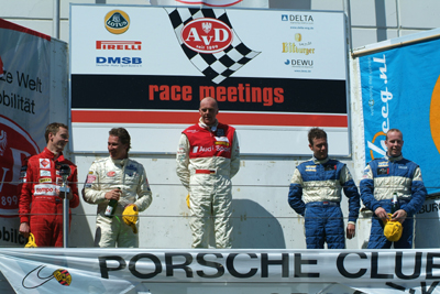Robert de Graaff en Philippe Ribbens (rechts) op het podium