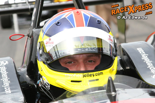 Stephen Jelley in de auto