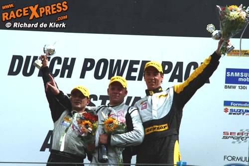 Het podium van Clio Cup race één