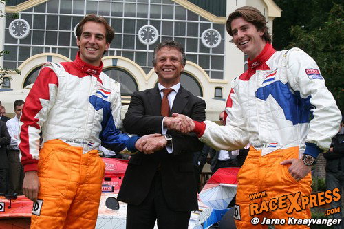 Van links naar rechts: Jeroen Bleekemolen, Jan Lammers en Arie Luyendyk junior