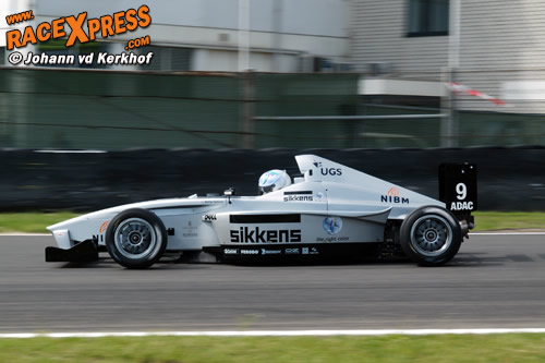 Mathijs Harkema beste Nederlander in de Formule BMW op Circuit Park Zandvoort