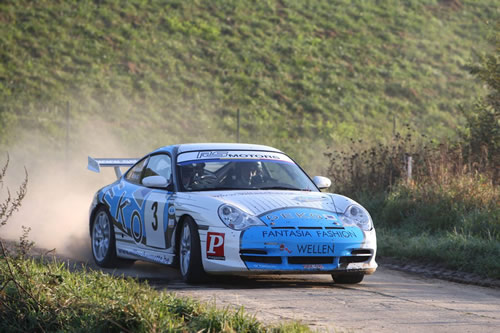 Patrick Snijers in een Porsche, spektakel verzekerd