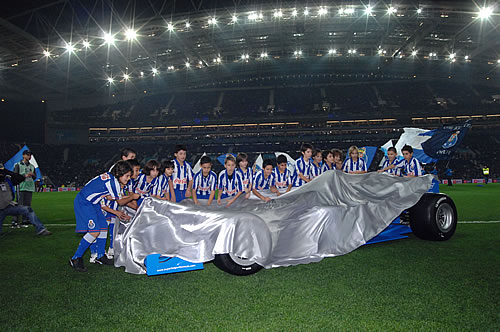 De FC Porto racewagen wordt onthuld