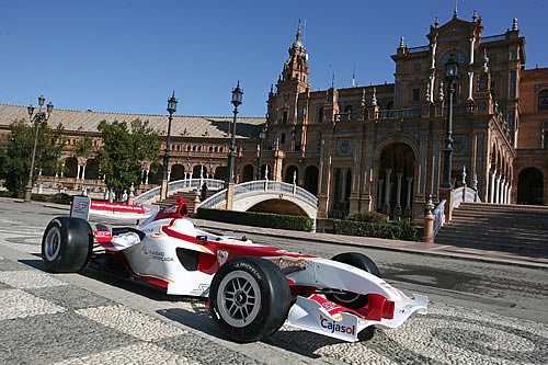 De bolide op Plaza Espana