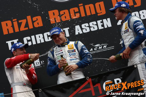 Het Formule Renault-podium van de tweede race tijdens de Rizla Racing Day