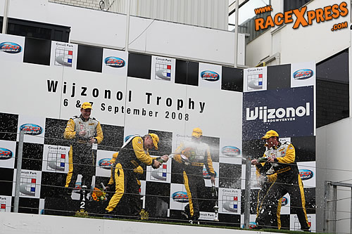 Podium na de eerste Dunlop SportMaxx Clio Cup race