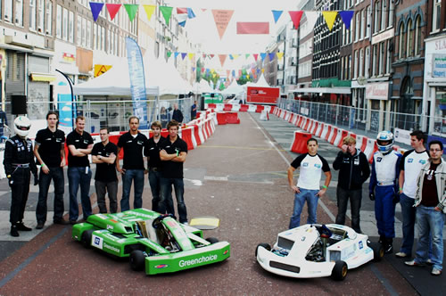 Drifts en donuts door Formula Zero op de Albert Cuyp