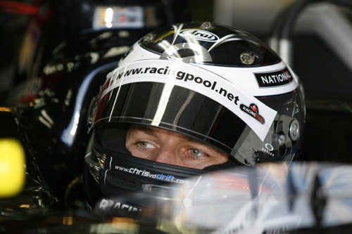 Chris van der Drift kreeg het in de eerste race even benauwd in de cockpit