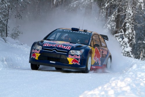 Raikkonen gaat tot het uiterste in de sneeuw