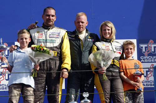 Ronald Morien tweede van links op het podium