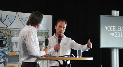 Loek Bodelier geeft tekst en uitleg