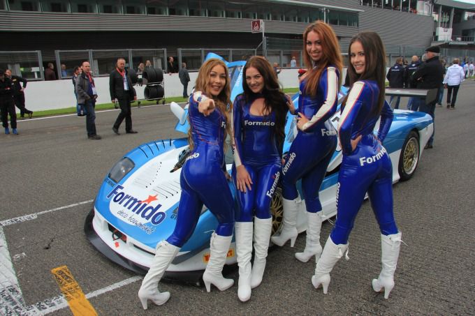 Formido girls en Mosler