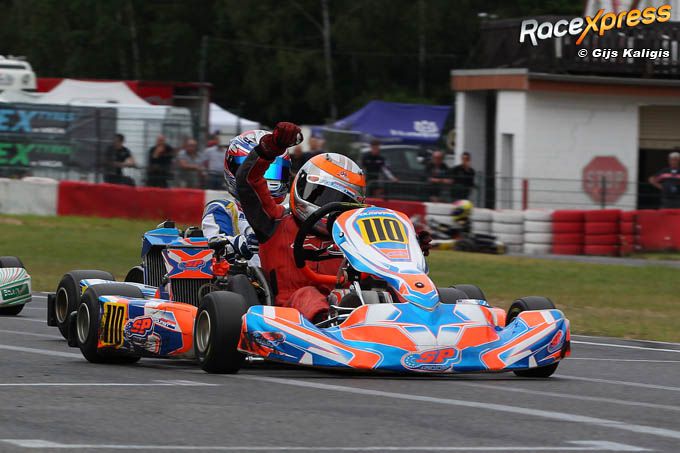 Justin Polman winnend over de streep