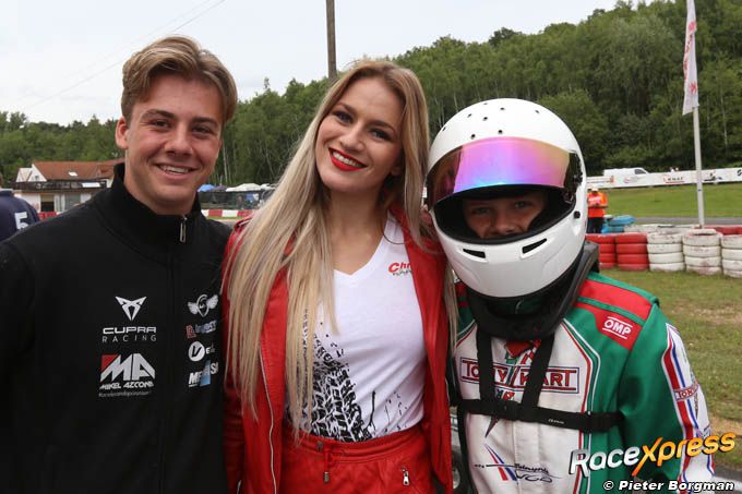 Danny Kroes grid girl en Sjors Peters