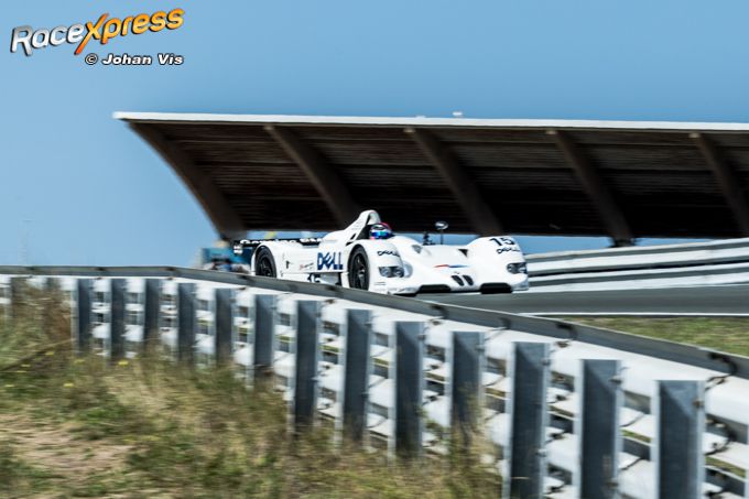 Publiek en BMW-coureurs genieten van Historic Grand Prix Zandvoort BMW demo's