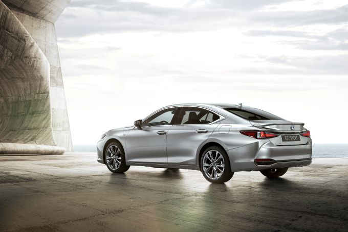 Optimale prestaties en verfijning op hoogste niveau in nieuwe Lexus ES