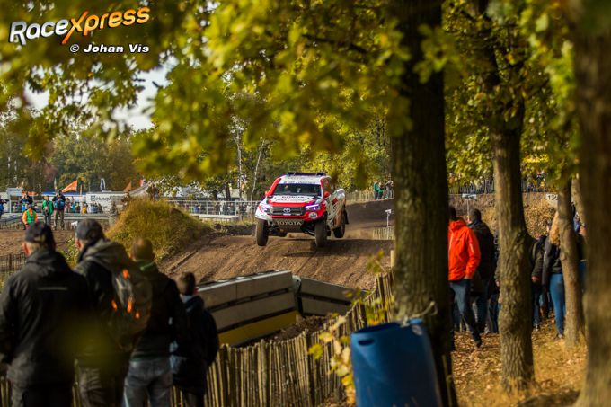 Passagiers genieten aan boord bij Bernhard ten Brinke