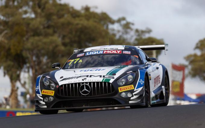 Bathurst Luca Stolz leading opening race
