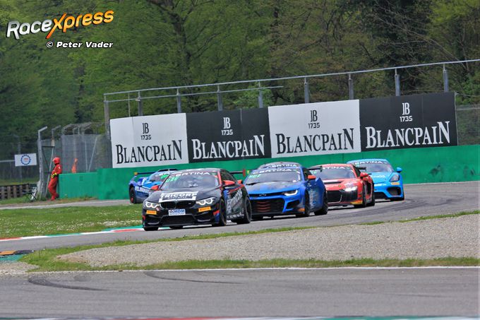 GT4 Monza Simon Knap vooraan RX foto Peter Vader
