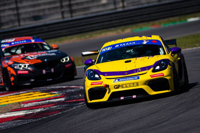 Porsche Endurance Trophy Cayman klasse gele Cayman