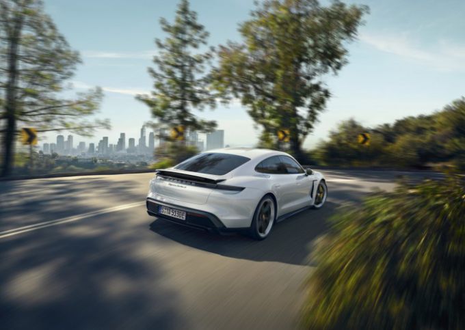 Porsche Taycan 3