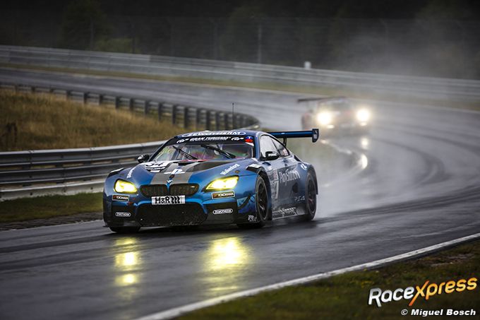 Black Falcon scoort hattrick in regenachtige VLN6 op Nürburgring-Nordschleife