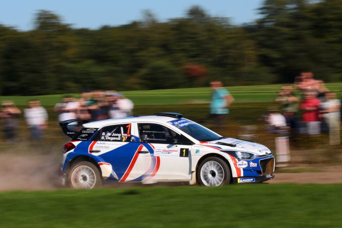 Nederlands rallykampioen Bob de Jong kijkt terug op succesvol rallyseizoen met zijn met Hyundai i20 R5