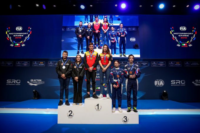 Nederlandse leeuw brult tijdens Motorsport Games! Goud voor Nina Pothof en Bastiaan van Loenen namens Team The Netherlands