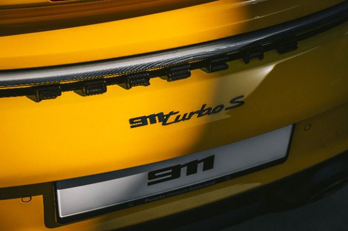 Porsche 911 Turbo S bekent kleur