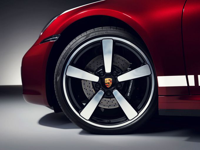 Porsche 911 Targa 4S Heritage Design Edition