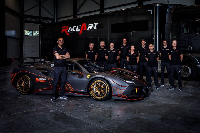 Nederlands Team RaceArt - Kroymans van start in Ferrari Challenge Europe