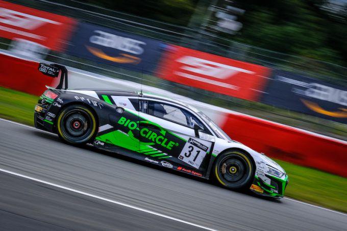 Een dubbele top 5 en enkele verbeterpunten voor Belgian Audi Club Team WRT op de Nürburgring