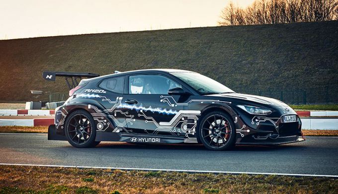Hyundai RM20e, prototype raceauto met midscheeps geplaatste elektromotor, voorbode volgende generatie Hyundai N Performance