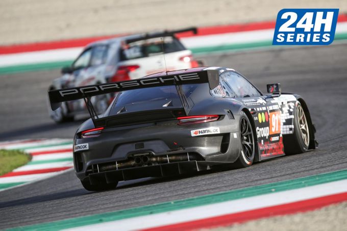 10_12 Hours of Mgello_Mugello_Porsche_achterzijde