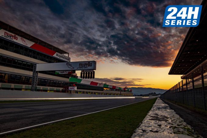 10_12 Hours Mugello_Mugello_circuit_zonsondergang