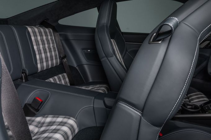 12 gelimiteerde Porsche 911 Carrera 4S Ben Pon jr