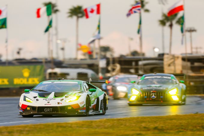 Nr111_GRT_Grasser_Racing_Team_Lamborghini_Huracan_GT3_GTD_Rolf_Ineichen_Mirko_Bortolotti_Steijn_Schothorst_Marco_Mapelli actie