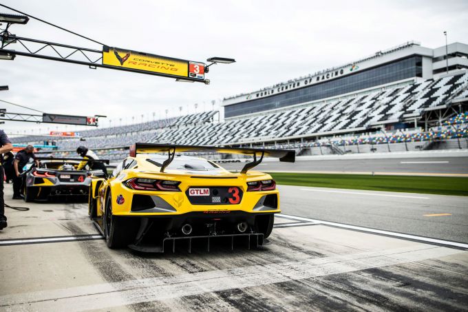 Nr3 Corvette Catsburg pitstop
