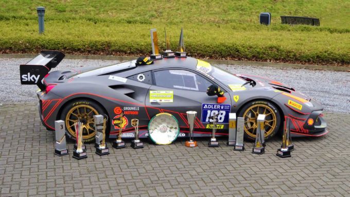 Roger_Grouwels_Ferrari_bekers